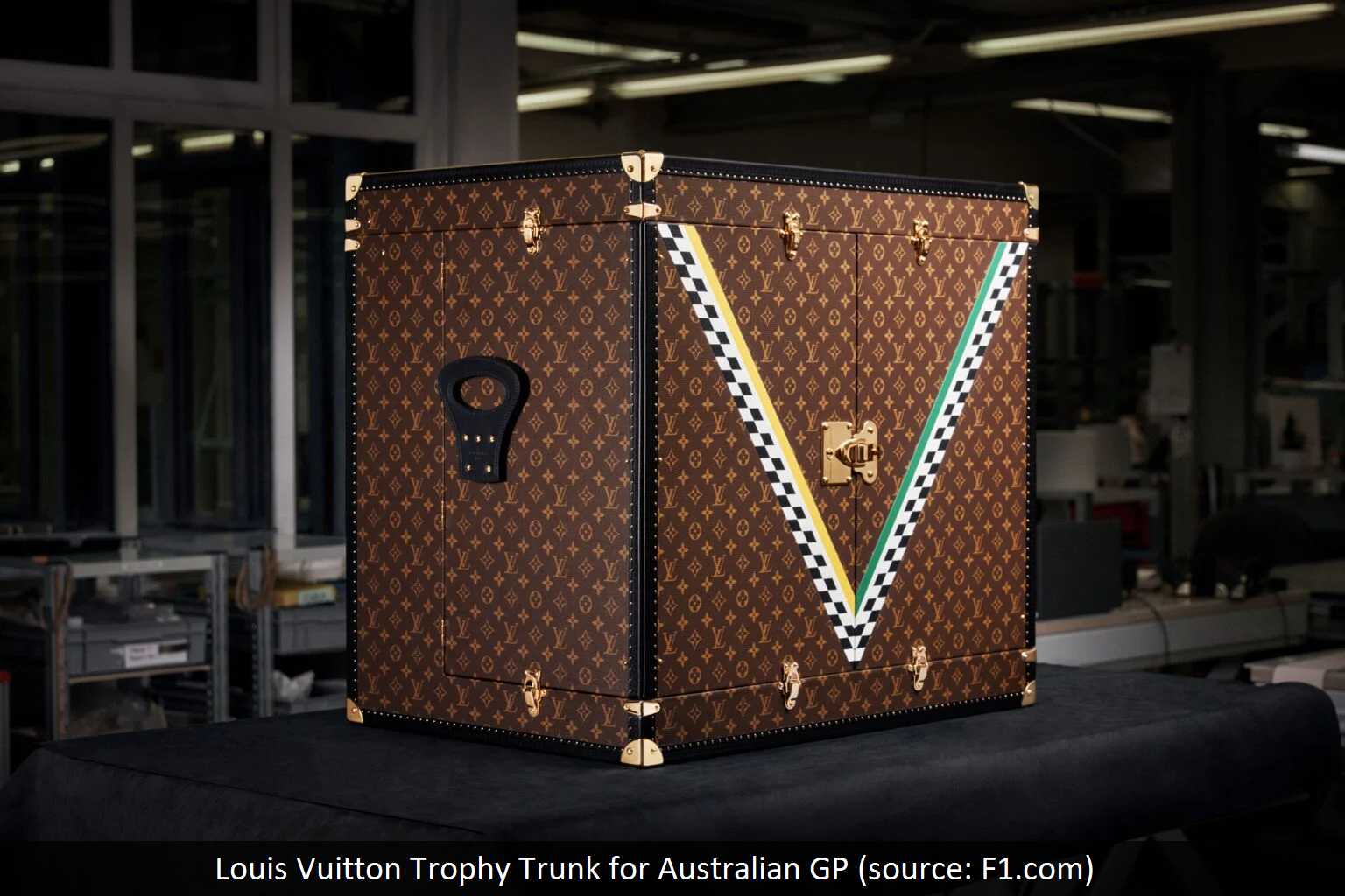 When fashion meets racing – surprising Title Partner for the first race of the season