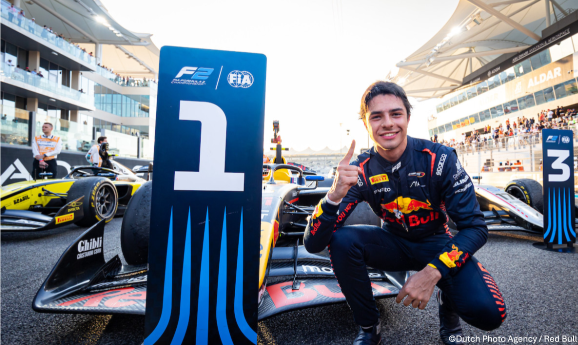 Formula 2: Drama and Overtakes in a Chaotic Sprint