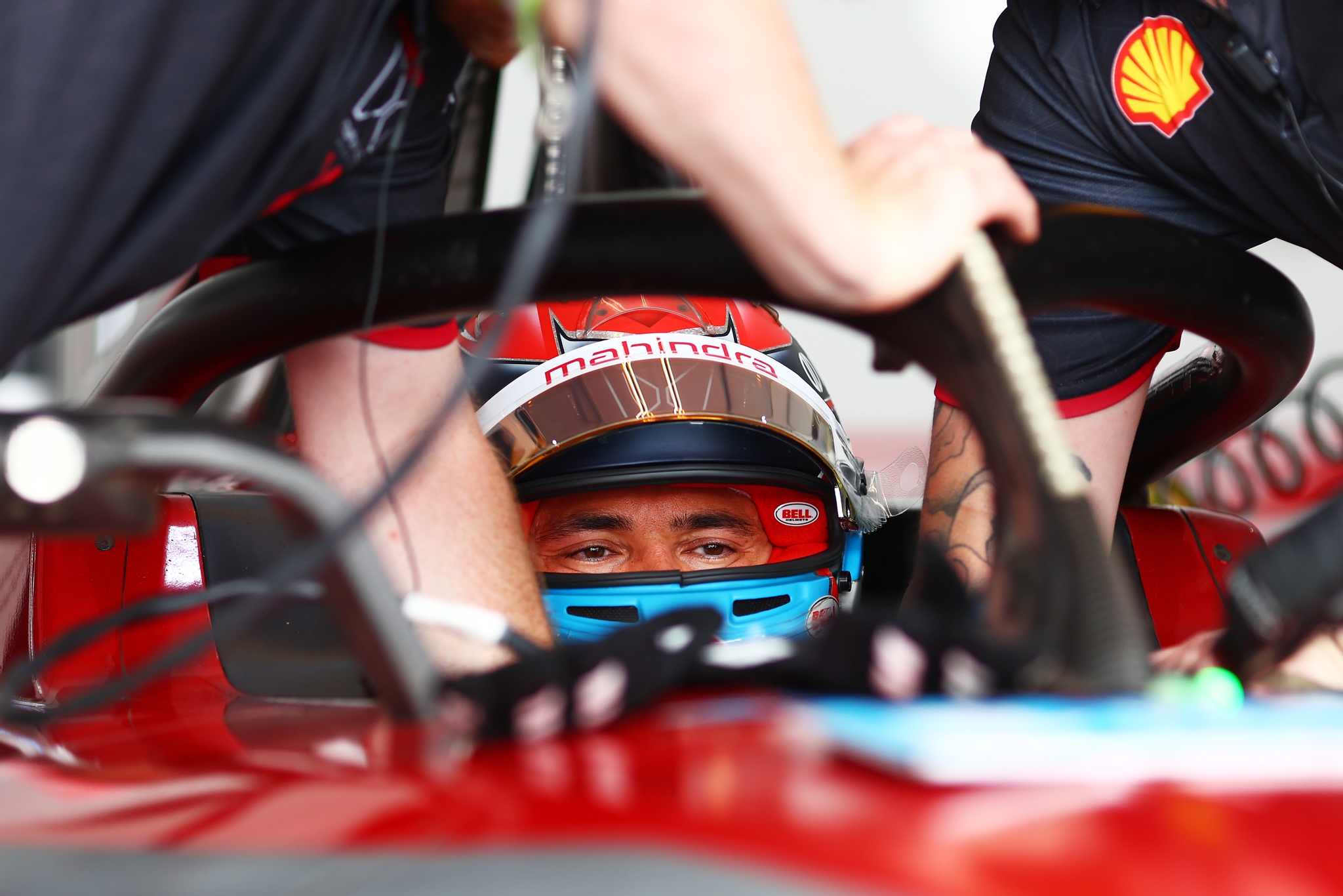 De Vries Tops FP2 as Teams Look For Grip