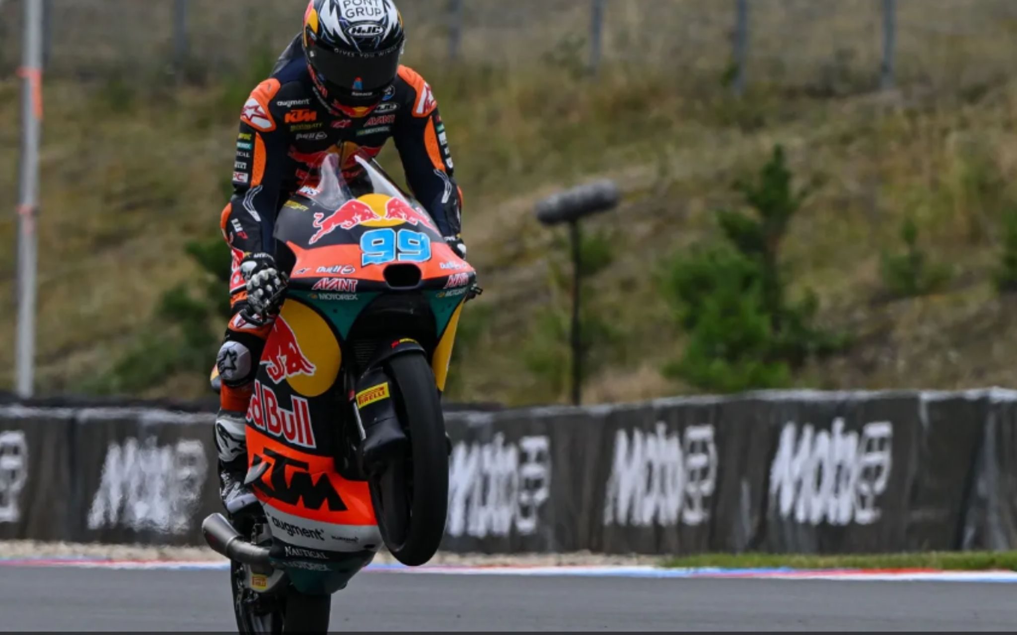 Kelso Crashes Late as Rueda Tops FP2 in Mixed Moto3 Session