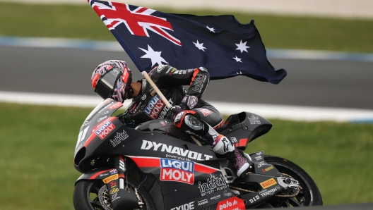 Moto 2: Australian Senna Agius Triumphs at Home