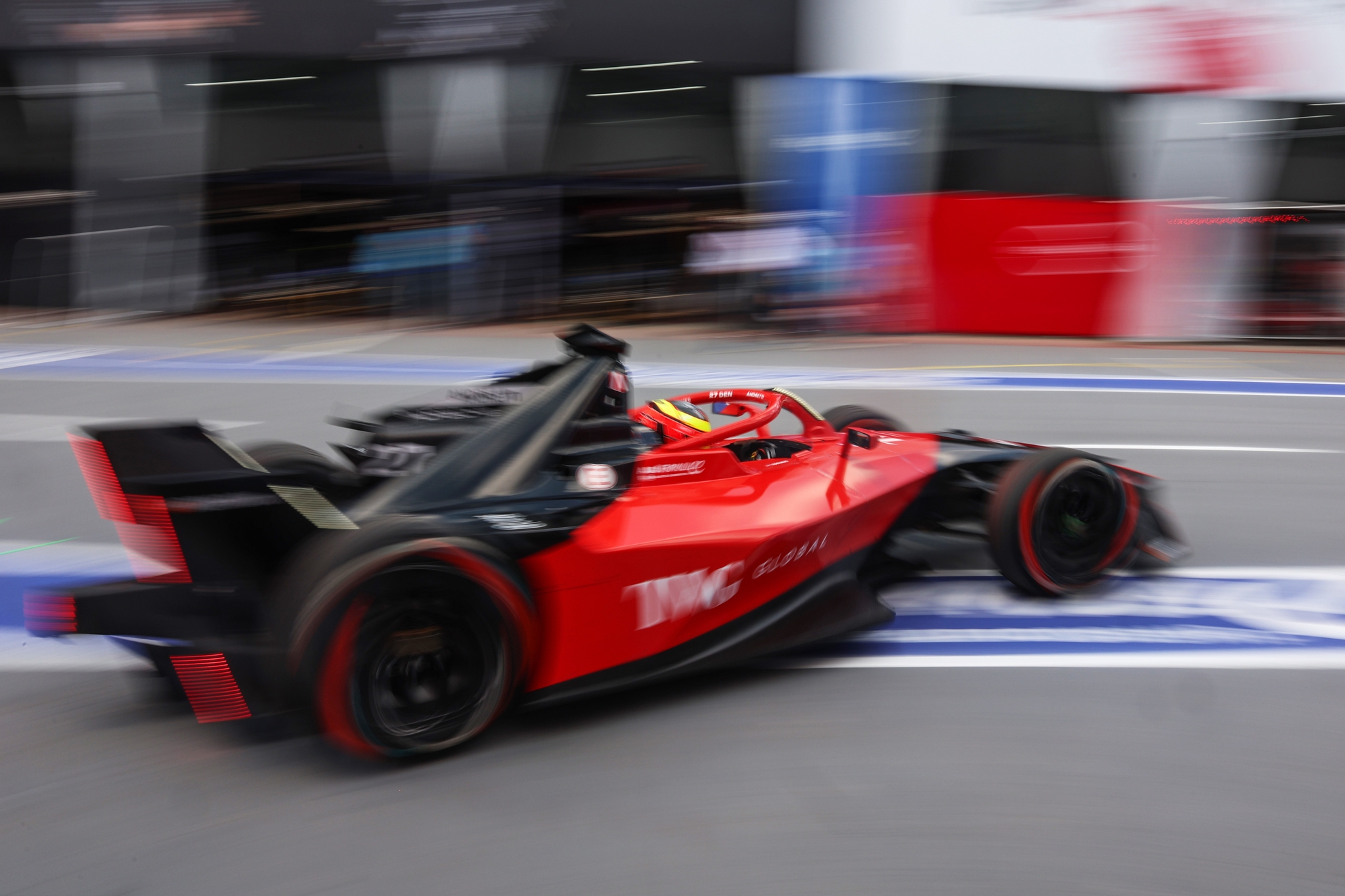 Dennis Takes Chaotic Season-Opening Formula E Win in Sao Paulo Thriller