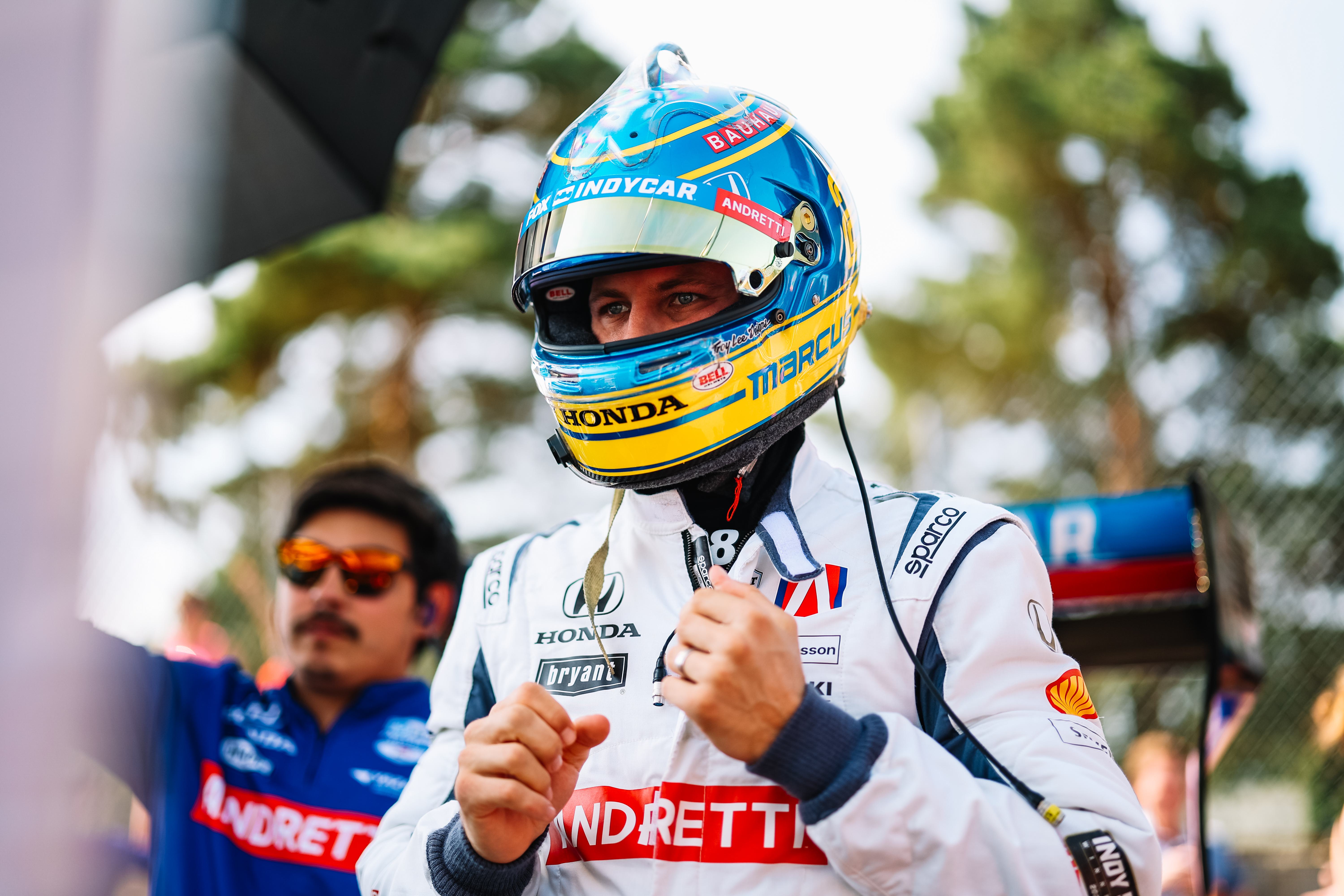 Marcus Ericsson preparing for a race.