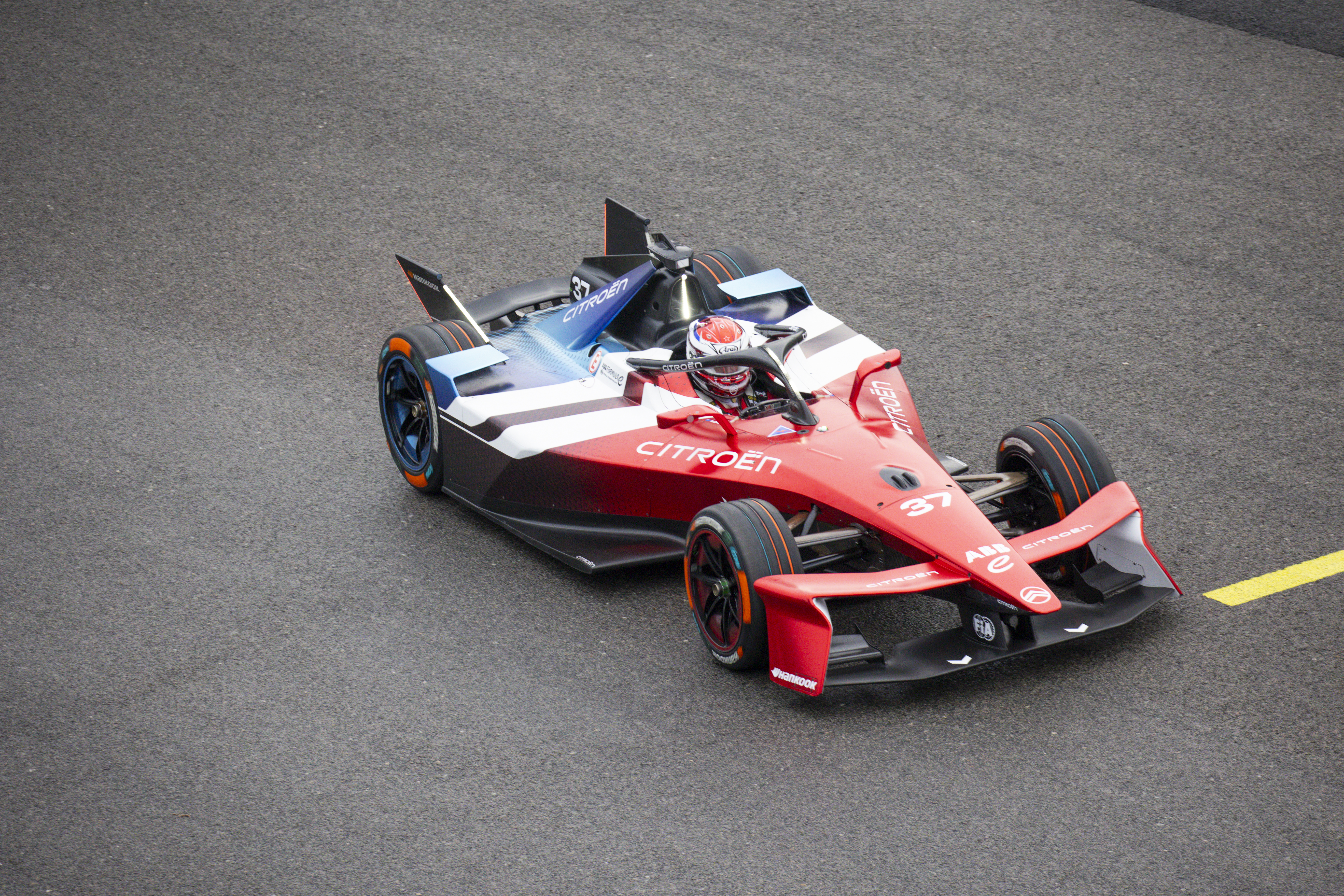 Eighth pole position for Nick Cassidy in Madrid