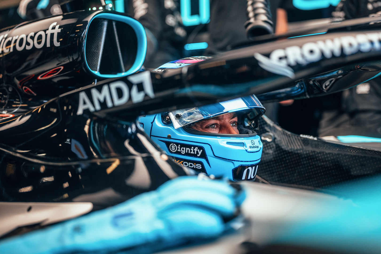 Russell Takes Pole in Surprising Australian GP Qualifying