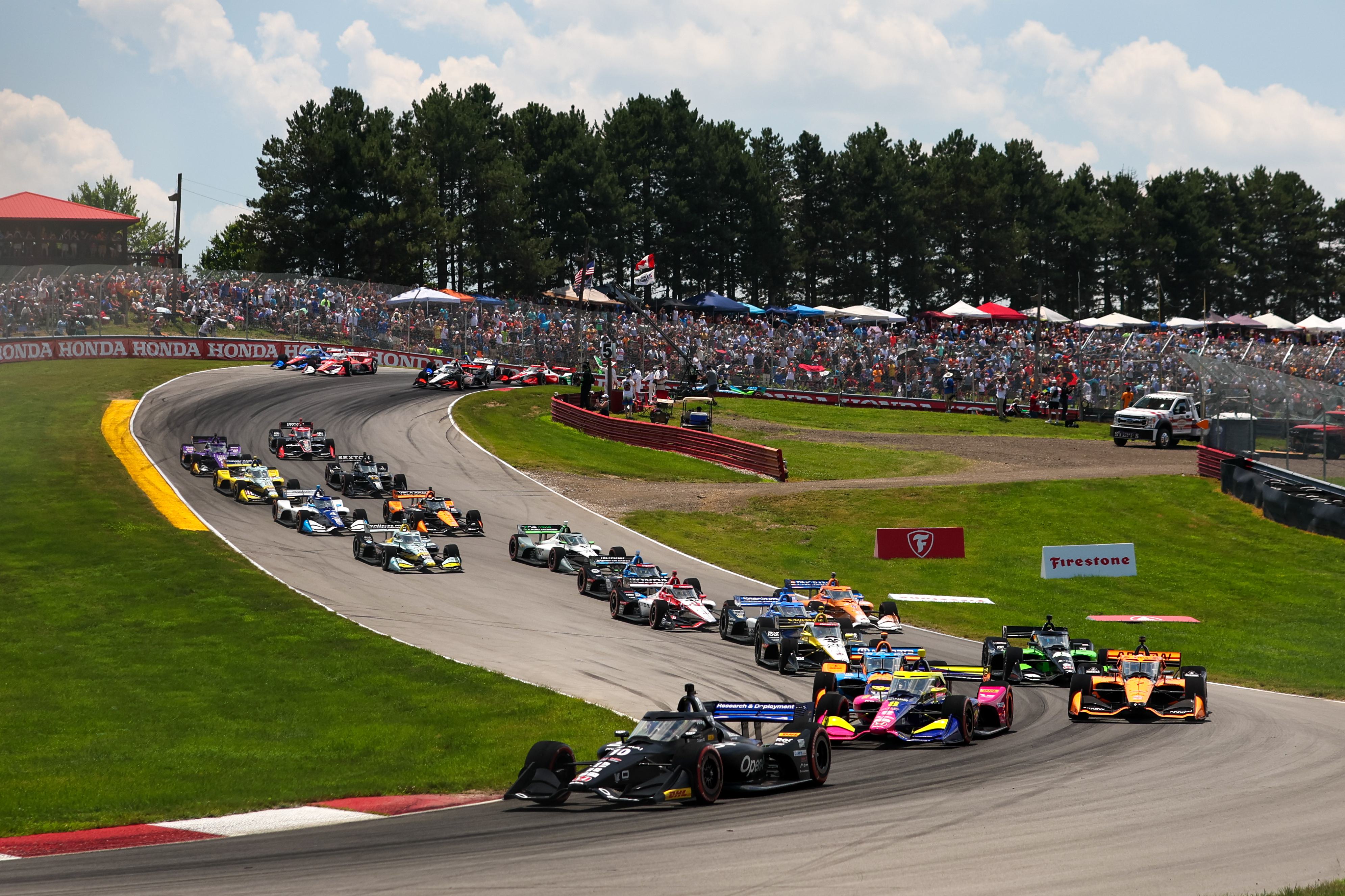 INDYCAR race start from Mid-Ohio in 2025.