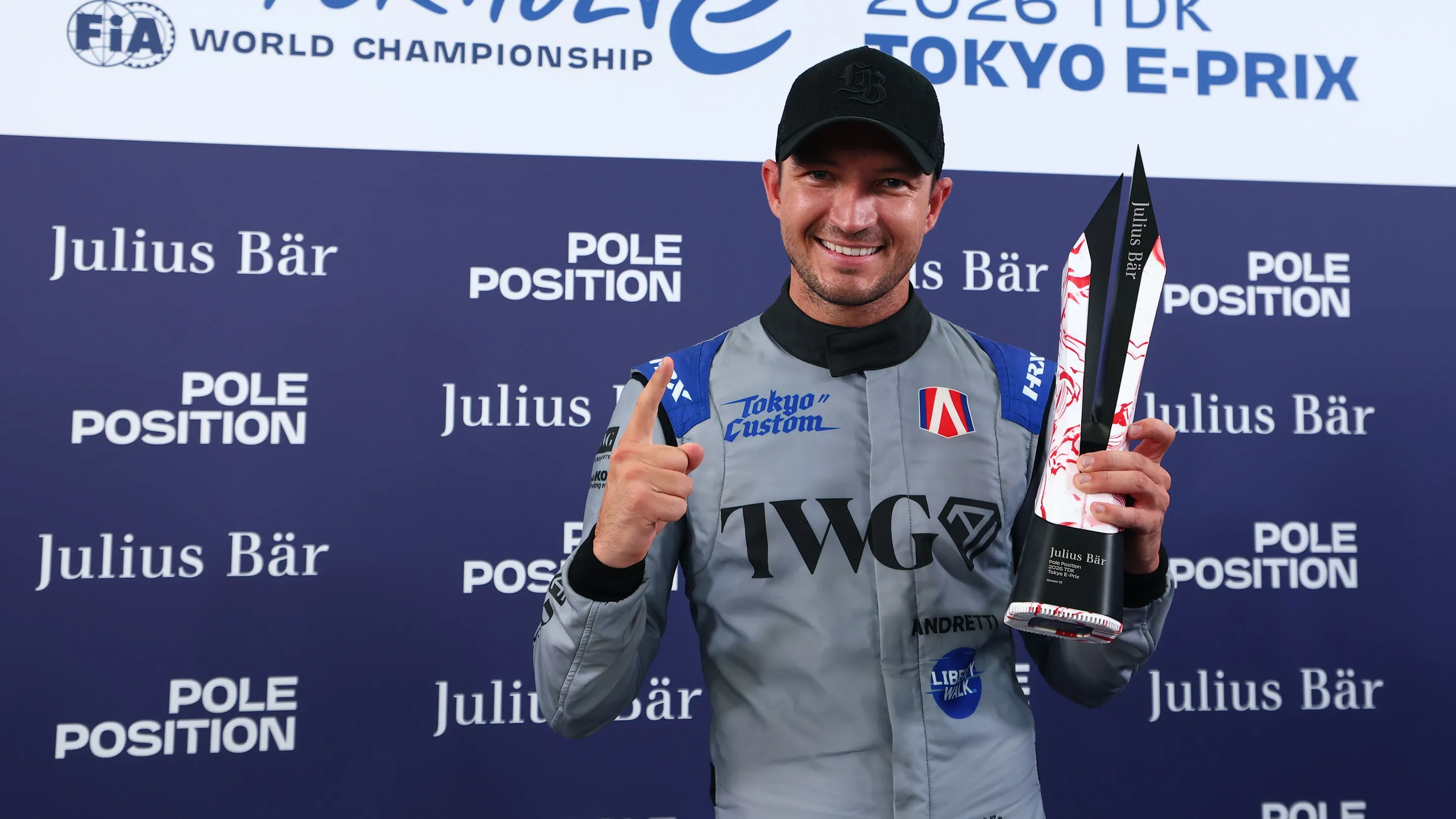 Jake Dennis takes pole ahead of the Tokyo E-Prix