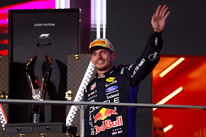 Verstappen Dominates Under The Lights In Singapore