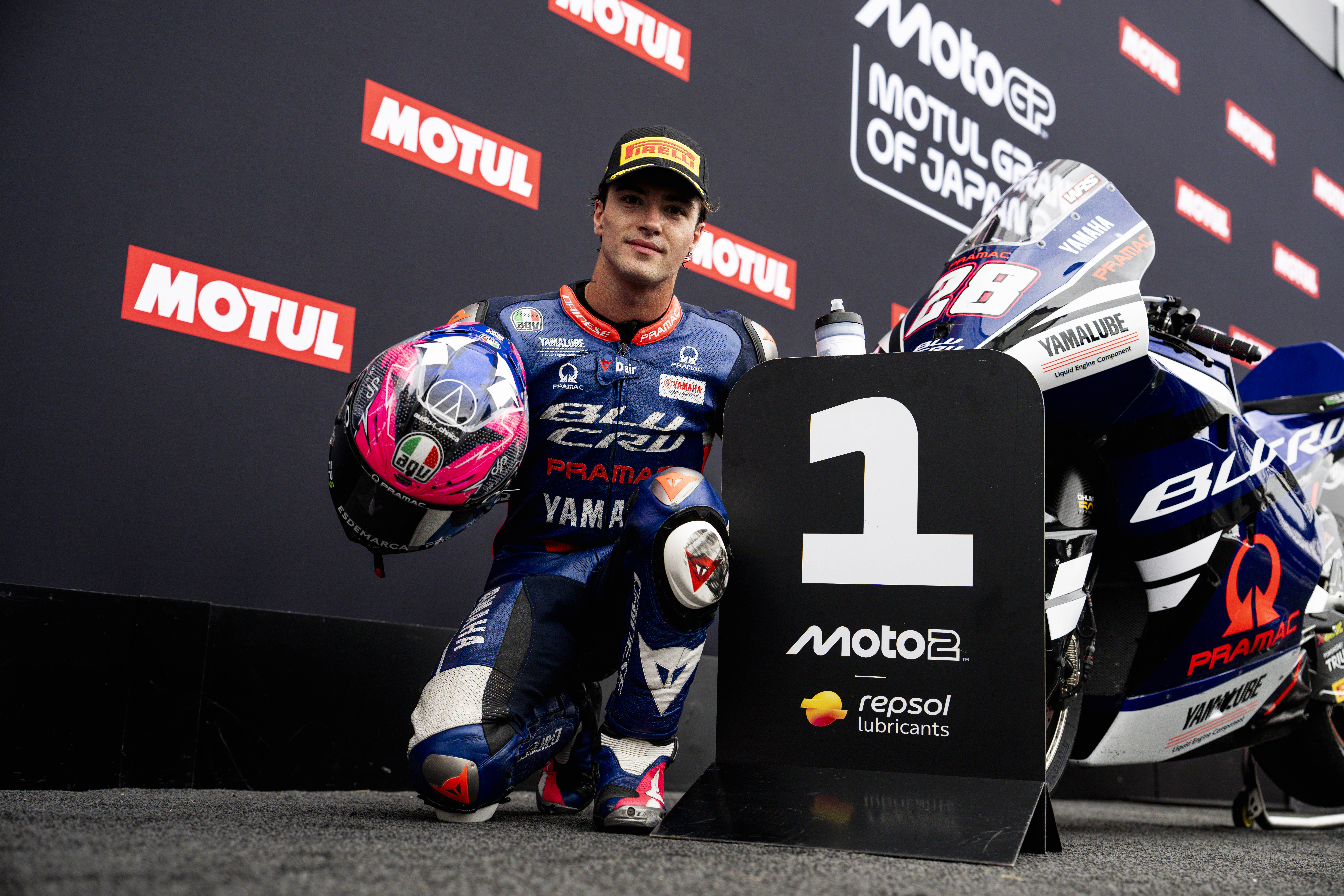 Izan Guevara wins the Moto2 Japanese Grand Prix at Motegi